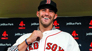 Boston presenta a J.D. Martínez