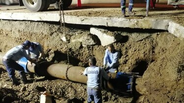 Reparan nueva rotura de tubería ubicada en la vía Transístmica