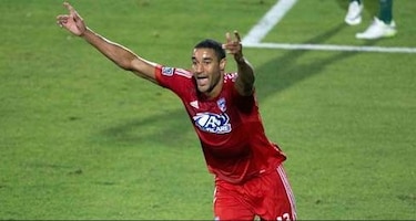 Tesho Akindele, Novato del Año