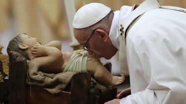 Francisco oficia misa de Navidad tras un año pidiendo paz