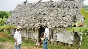 Se deterioran casas en Bajos de Güera