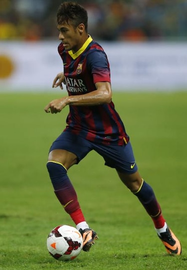 Neymar vuelve a los entrenamientos con sus compañeros