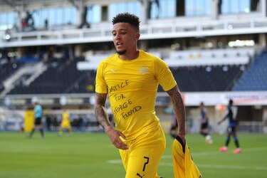 Tres jugadores de la Bundesliga rinden homenaje a George Floyd 