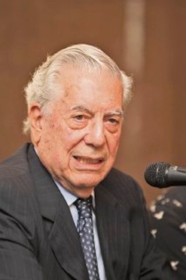 Dominicanos critican texto de Vargas Llosa