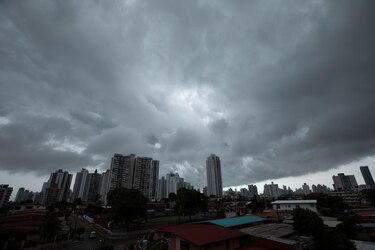 El Imhpa mantiene aviso de vigilancia por lluvias significativas y espera la llegada este viernes de la onda tropical 23