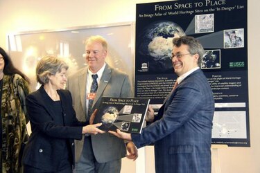 Unesco presenta el patrimonio mundial en peligro visto desde el espacio