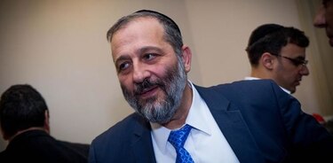 Policía de Israel interroga al ministro del Interior por caso de corrupción