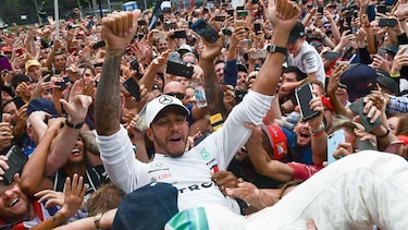 Hamilton impide que Ferrari gane el GP de Italia