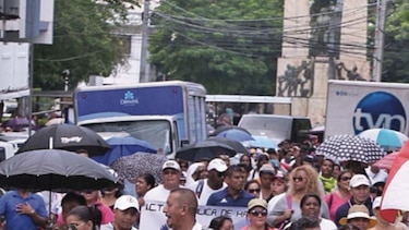 Docentes piden devolución de dinero descontado