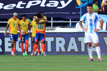 James Rodríguez se venga de Argentina y suma tres puntos para Colombia