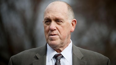 Quién es Tom Homan, el ‘zar de la frontera’ que Trump envió a Mineápolis tras la muerte de Alex Pretti