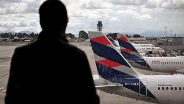 Trump advierte que se considere el espacio aéreo de Venezuela ‘cerrado en su totalidad’