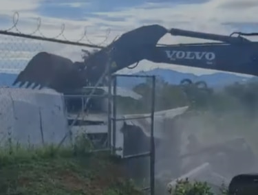 Inicia demolición de una escuela afectada por el terremoto; otras 40 serán intervenidas