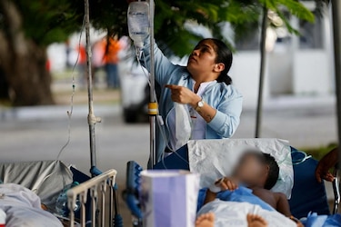 Hospitales, escuelas y estaciones de bomberos reportan daños tras el terremoto