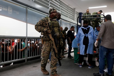 Las impactantes imágenes de las favelas de Río tras el megaoperativo policial contra Comando Vermelho que dejó más de 100 muertos