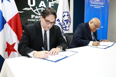 DGI y la Unidad de Análisis Financiero firman acuerdo para combatir el blanqueo de capitales y otros delitos