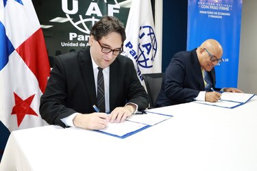 DGI y la Unidad de Análisis Financiero firman acuerdo para combatir el blanqueo de capitales y otros delitos