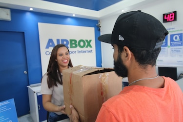 AIRBOX y SERVIENTREGA se unen para ser su mejor opción en compras por internet y logística nacional
