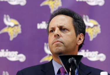 NFL: Vikings cambian de posición e inhabilitan a Peterson