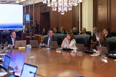 Gobierno busca 'desestimular' envío ilegal de remesas