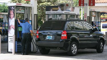 Sube el precio de la gasolina de 95 octanos desde este viernes; baja el diésel