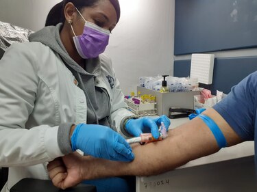 Controversia en la CSS por el sistema informático de laboratorio donado en la pandemia