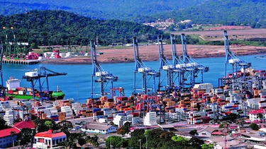 Movimiento de carga regional cae un 2.9%