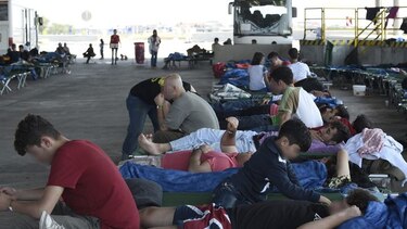 Austria endurece control fronterizo en busca de sospechosos de tráfico de personas