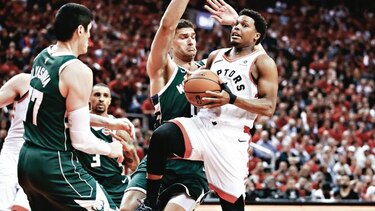 Toronto cumple su misión e iguala la serie con Milwaukee
