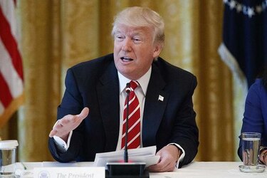 Donald Trump dice que no grabó conversaciones con el exdirector del FBI