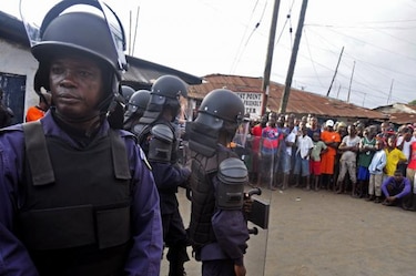 Sudáfrica cierra sus fronteras a los países más afectados por el ébola