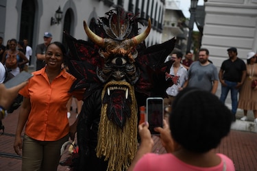 Legado cultural: Festival Nacional de Diablos en la Plaza de la Independencia