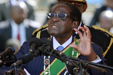 A los 92 años, el dictador de  Zimbabue,  Robert Mugabe se presentará de nuevo a las elecciones; está en el poder desde 1980