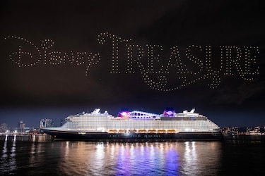 Disney inaugura crucero al Caribe con una Plaza de Coco que exalta la cultura mexicana