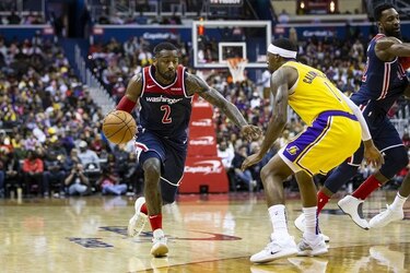 Wizards vencen a los Lakers de un LeBron sin combustible