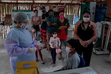 OMS pide ‘despertar’ a países afectados por Covid-19, cuando América Latina supera a Europa en casos