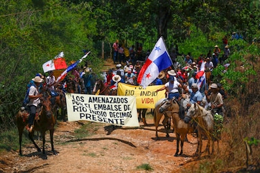 Comunidades marcharon en rechazo al embalse de río Indio; Canal defiende su urgencia