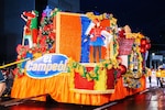 Más de 300 mil personas en el desfile de Navidad de ciudad de Panamá