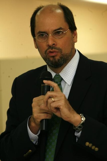 Arias critica a Juan Carlos Navarro y a Varela