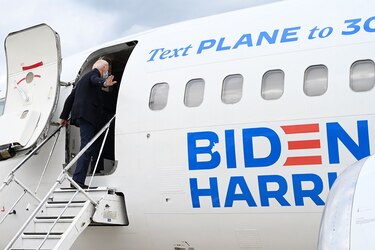 Biden, objeto de burlas de Trump, ahora es el único en el terreno en la campaña