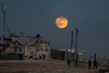 El ministro israelí de Defensa dice que el acuerdo con Hamás está ‘más cerca que nunca’