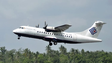 Aldeanos reportan caída de avión con 54 pasajeros en Indonesia
