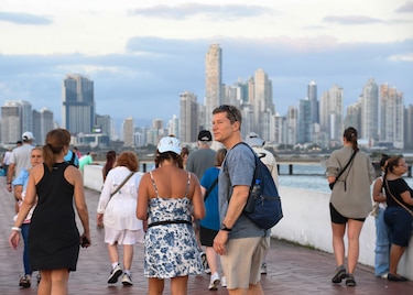 Cerca de un millón de personas buscan empleo en Panamá