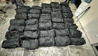 Incautan 1,500 paquetes de cocaína dentro de un contenedor en un puerto en Colón