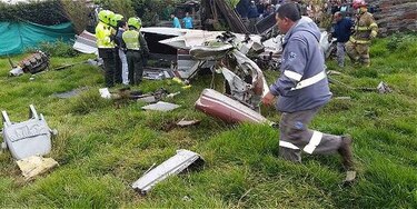 Mueren tres personas por la caída de una avioneta en Colombia