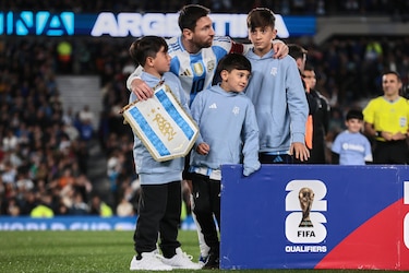Lágrimas, amor y goles: la despedida soñada de Messi de su público en Buenos Aires