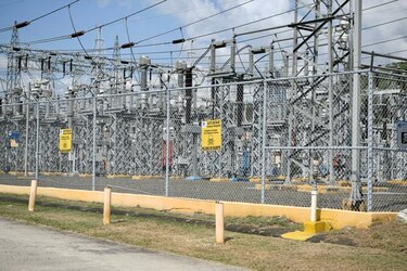 Se restablece el servicio eléctrico en el país