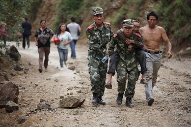 Aumenta cifra de víctimas fatales por terremoto en China
