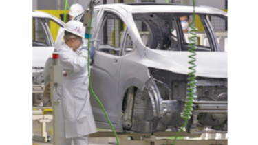 Exportación automotriz de México aumentó 15.4%