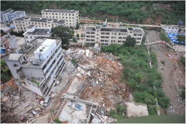 Búsqueda urgente de los supervivientes del sismo en China con 400 muertos